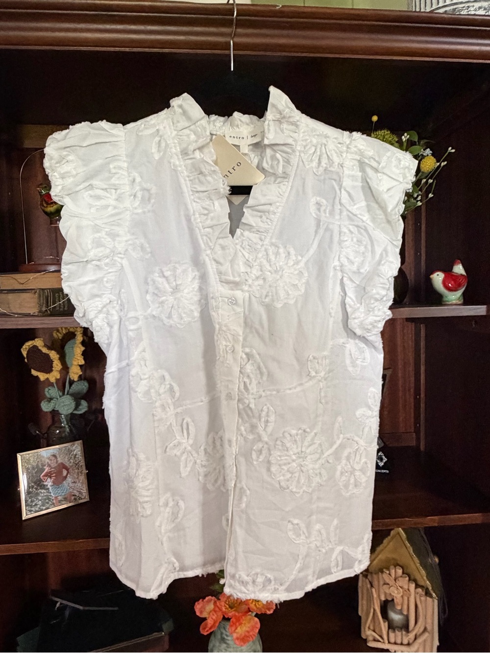 entro White Floral Embroidered Ruffle Sleeve Blouse